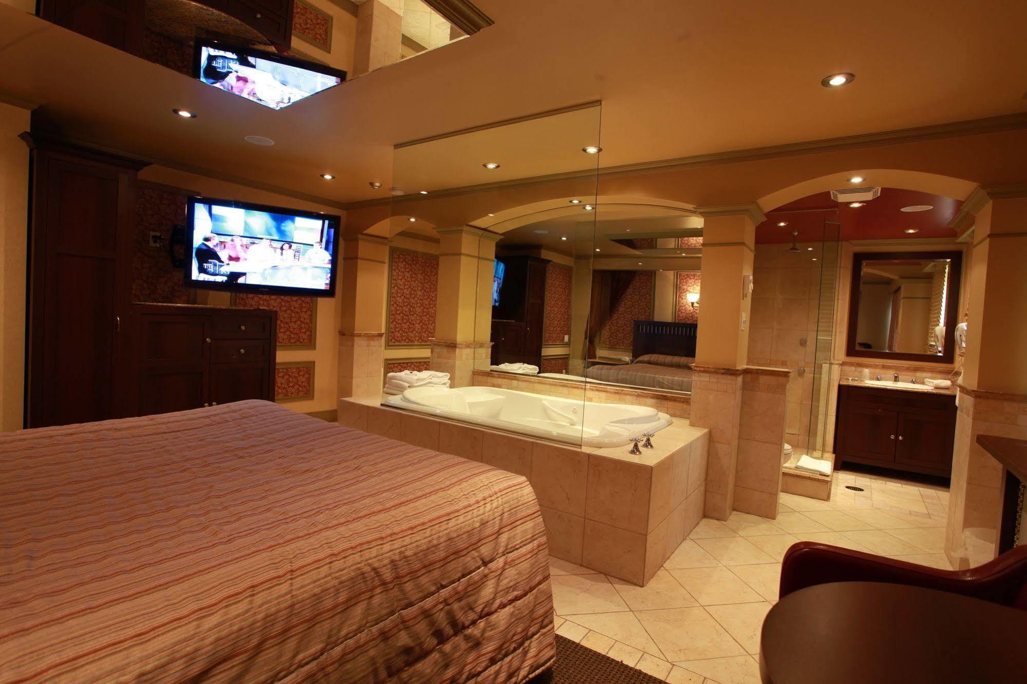 Hotel Le Chablis Cadillac มอนทรีอัล ภายนอก รูปภาพ